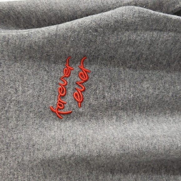 a loves a Embroidered Sweater - Picture 4 of 5